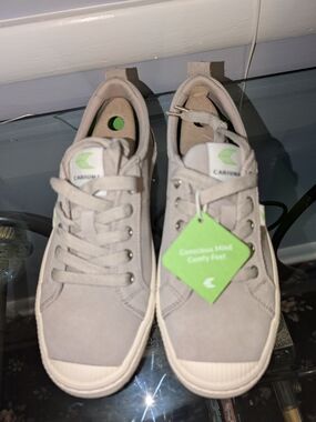 NIB Cariuma OCA Low Cloud Grey Suede Shoes Women US 9